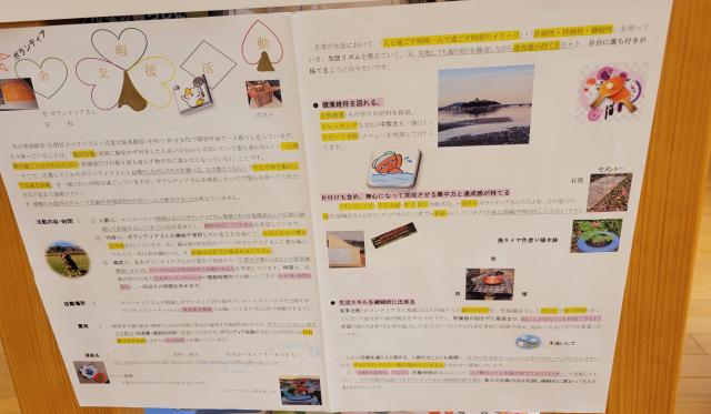 �������i